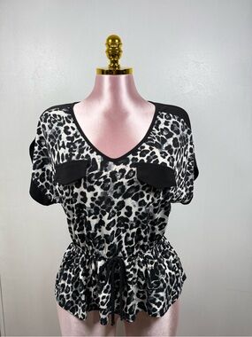 Ember Leopard Print Peplum Top Women Black White V Neck Size Large